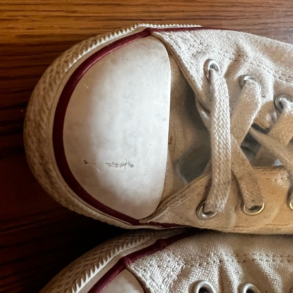 Women’s Converse Chuck Taylor Low tops- white and size 7.5 - Picture 3 of 5